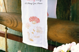 Table runner - Hydrangea flower embroidery